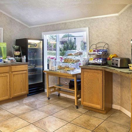 Quality Inn Fredericksburg Near Historic Downtown Buitenkant foto