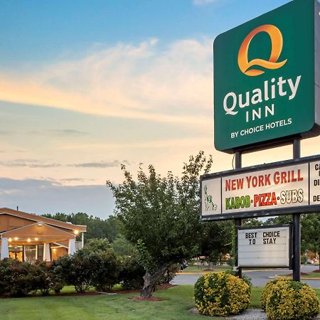 Quality Inn Fredericksburg Near Historic Downtown Buitenkant foto