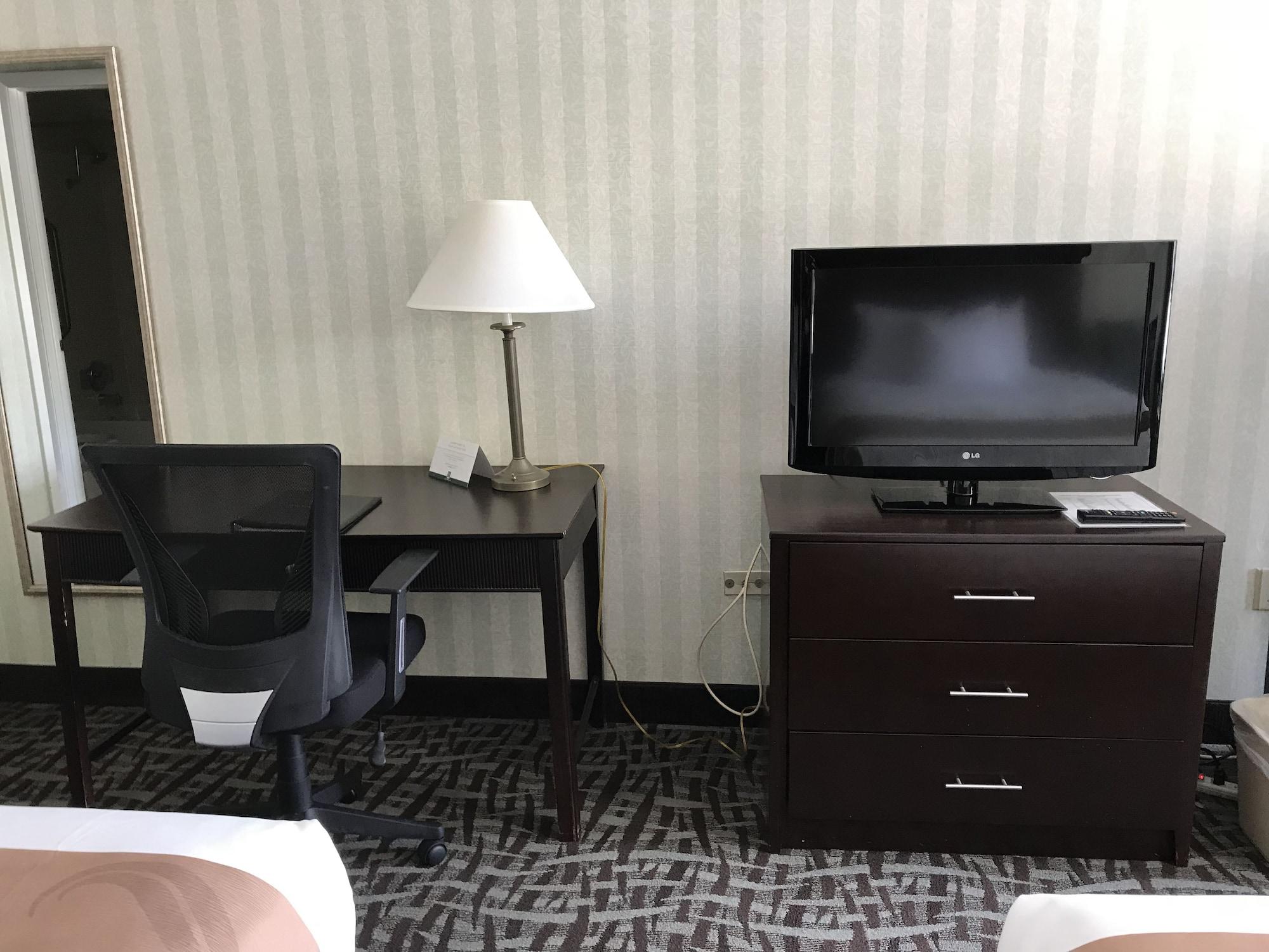 Quality Inn Fredericksburg Near Historic Downtown Buitenkant foto