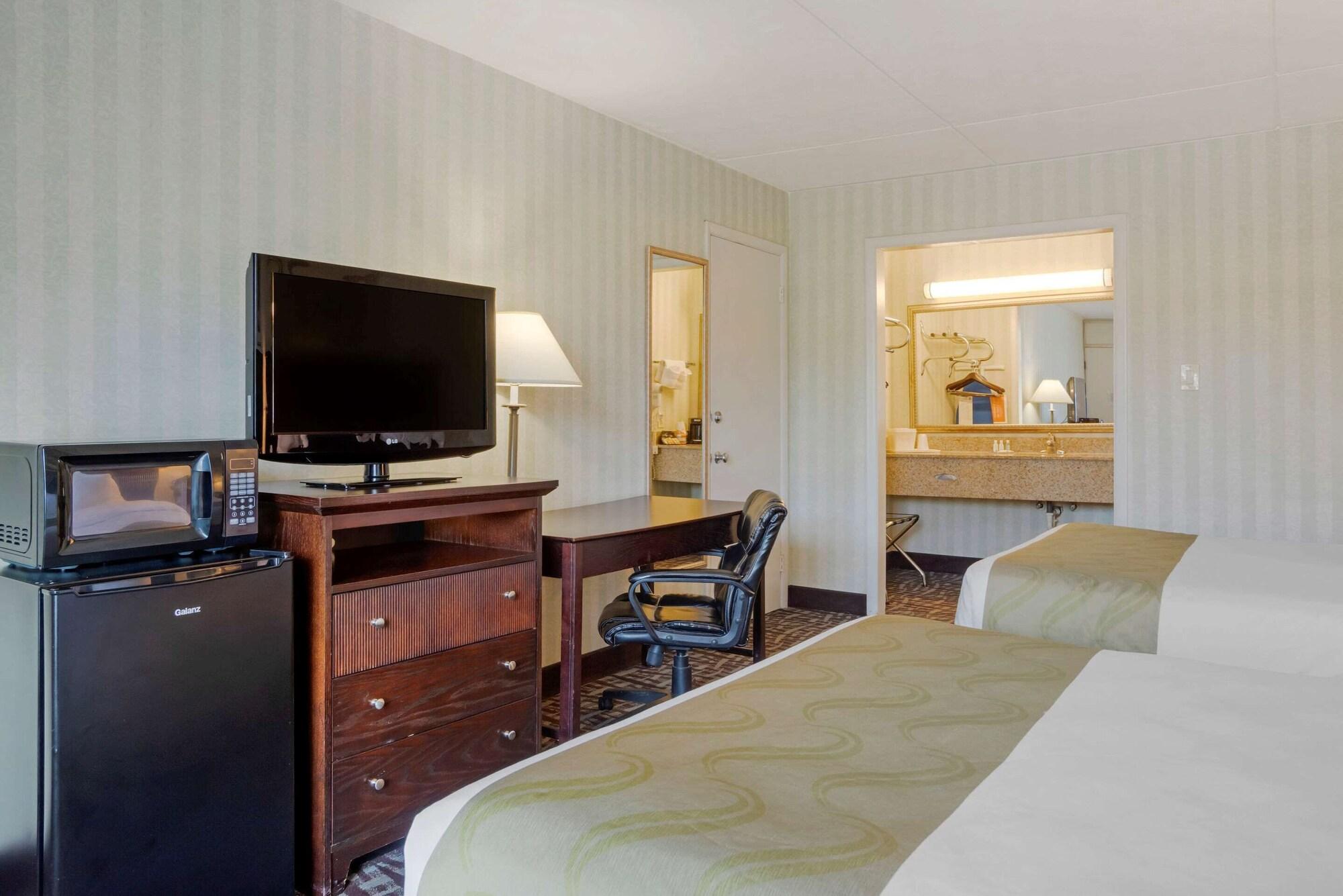 Quality Inn Fredericksburg Near Historic Downtown Buitenkant foto