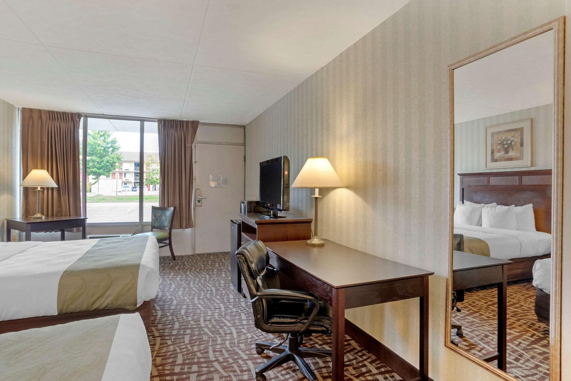 Quality Inn Fredericksburg Near Historic Downtown Buitenkant foto