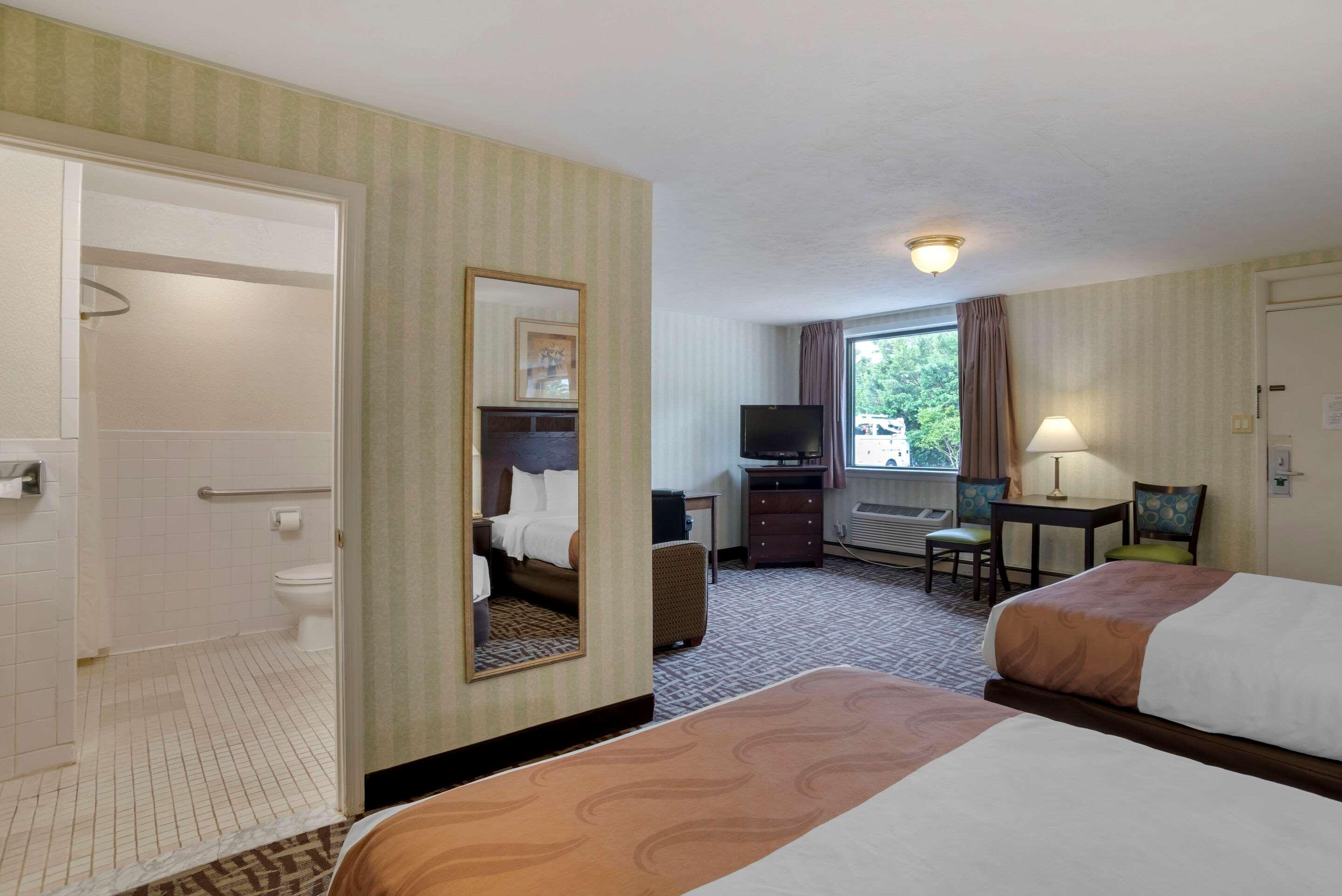 Quality Inn Fredericksburg Near Historic Downtown Buitenkant foto