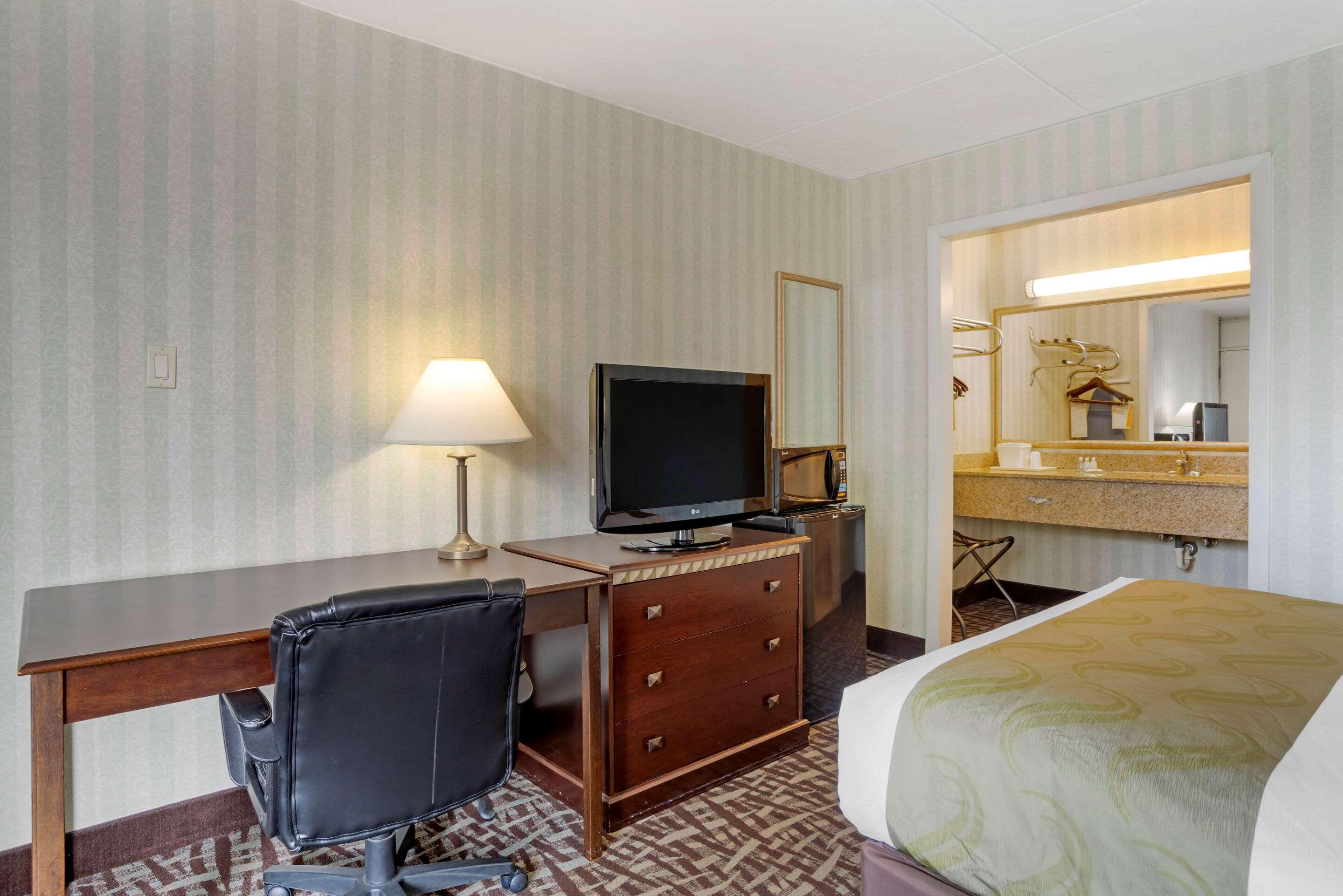 Quality Inn Fredericksburg Near Historic Downtown Buitenkant foto