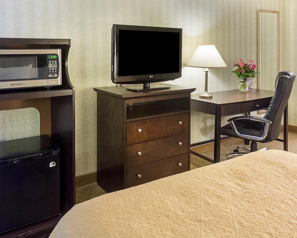 Quality Inn Fredericksburg Near Historic Downtown Buitenkant foto