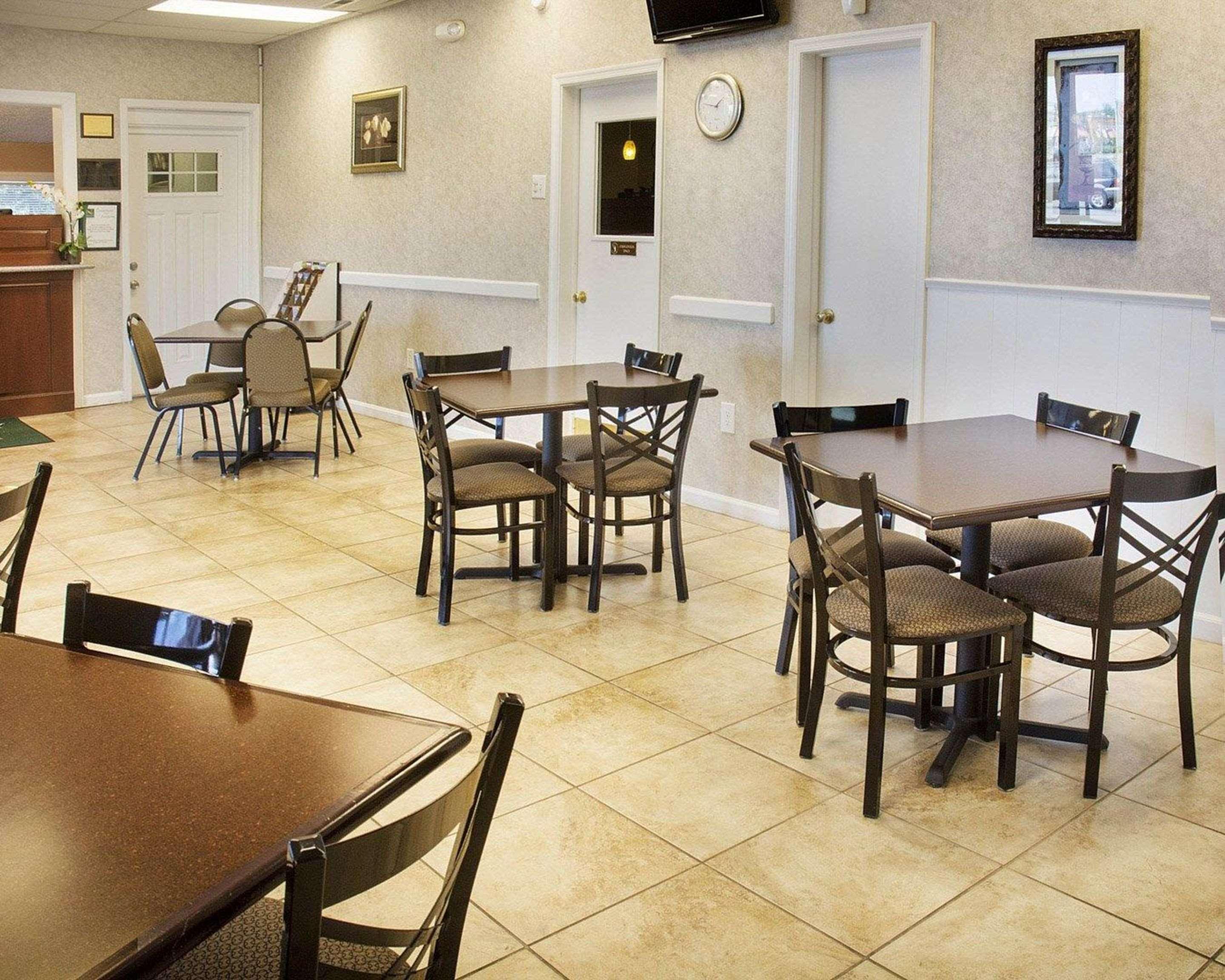 Quality Inn Fredericksburg Near Historic Downtown Buitenkant foto
