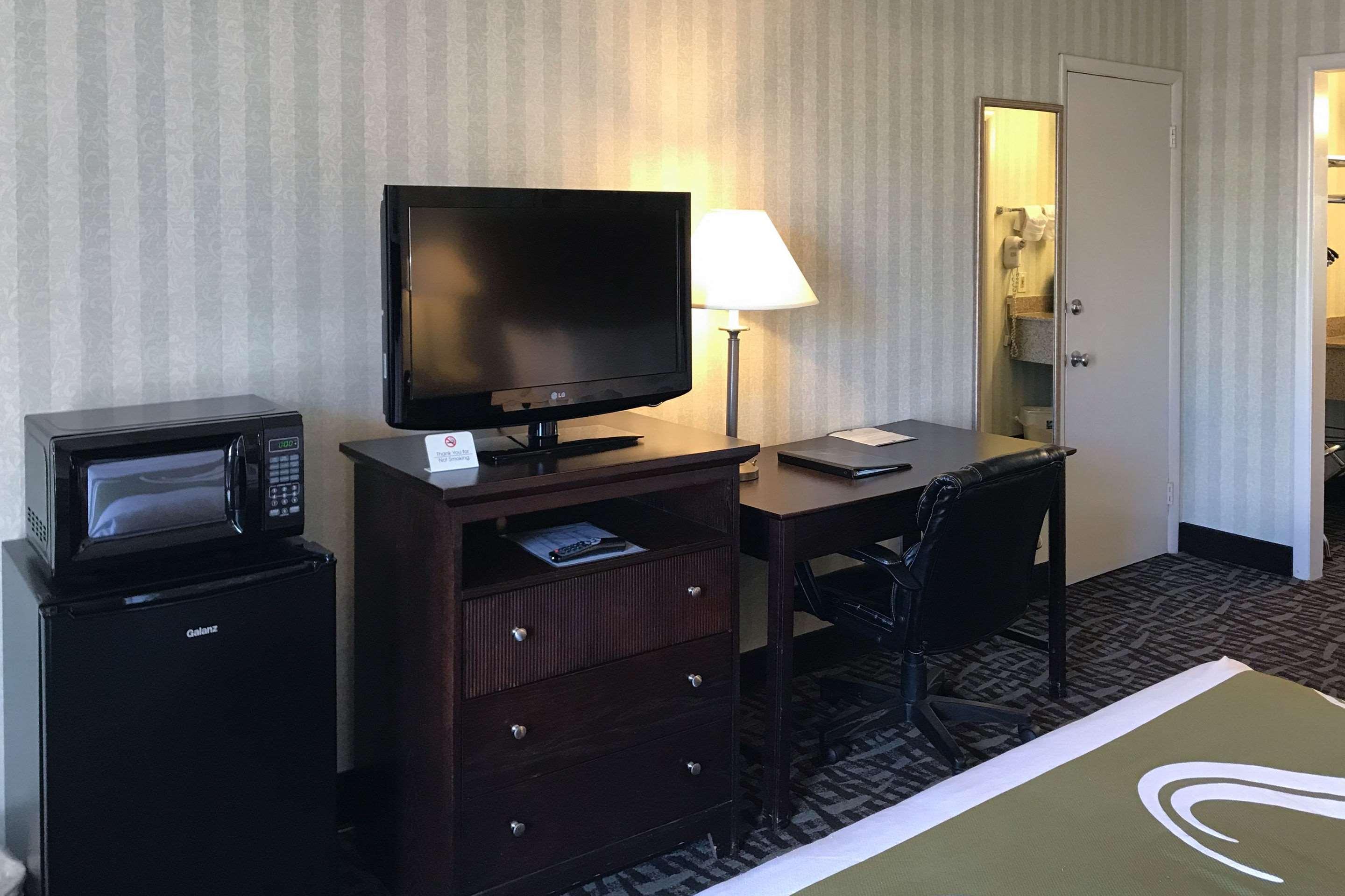 Quality Inn Fredericksburg Near Historic Downtown Buitenkant foto