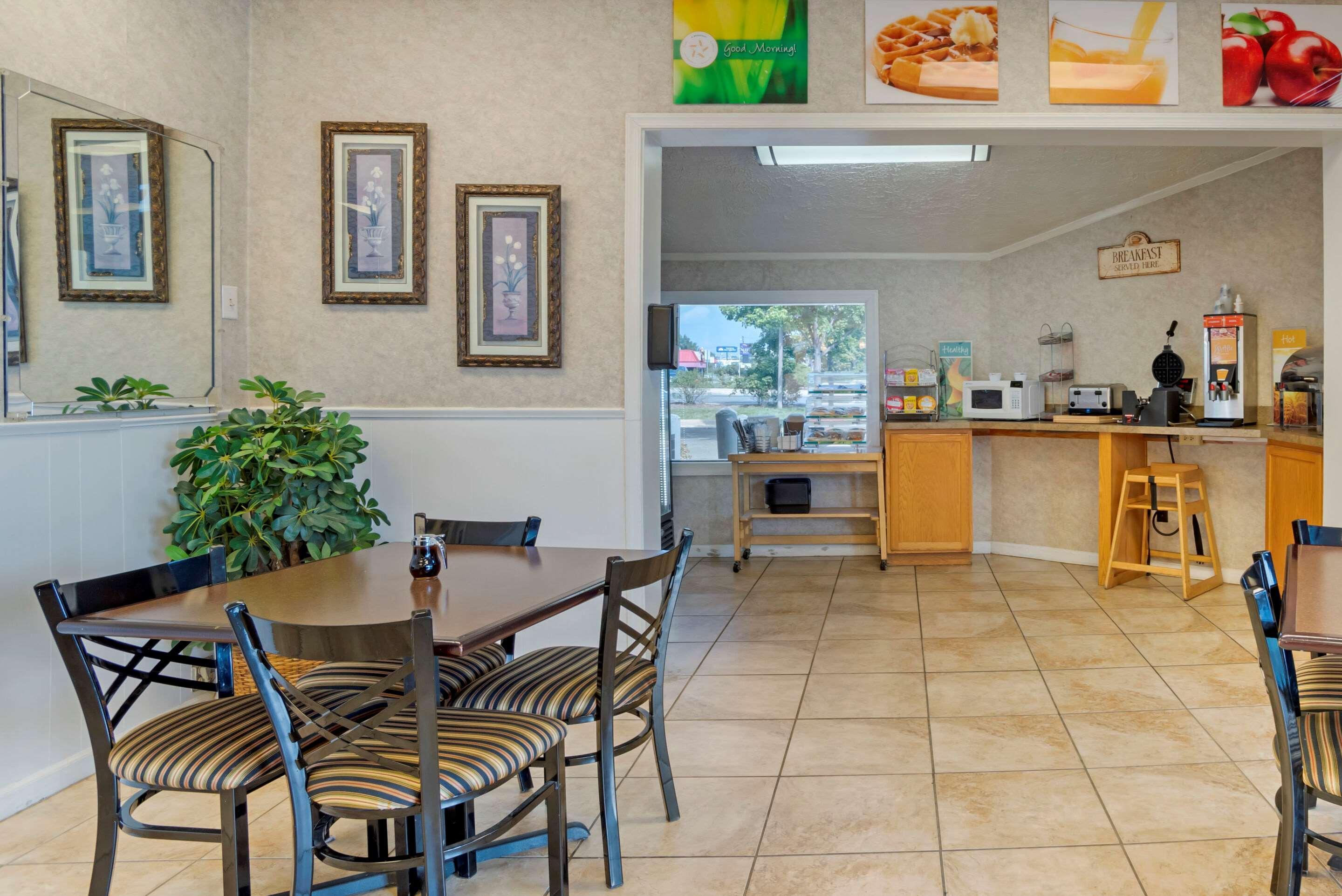 Quality Inn Fredericksburg Near Historic Downtown Buitenkant foto
