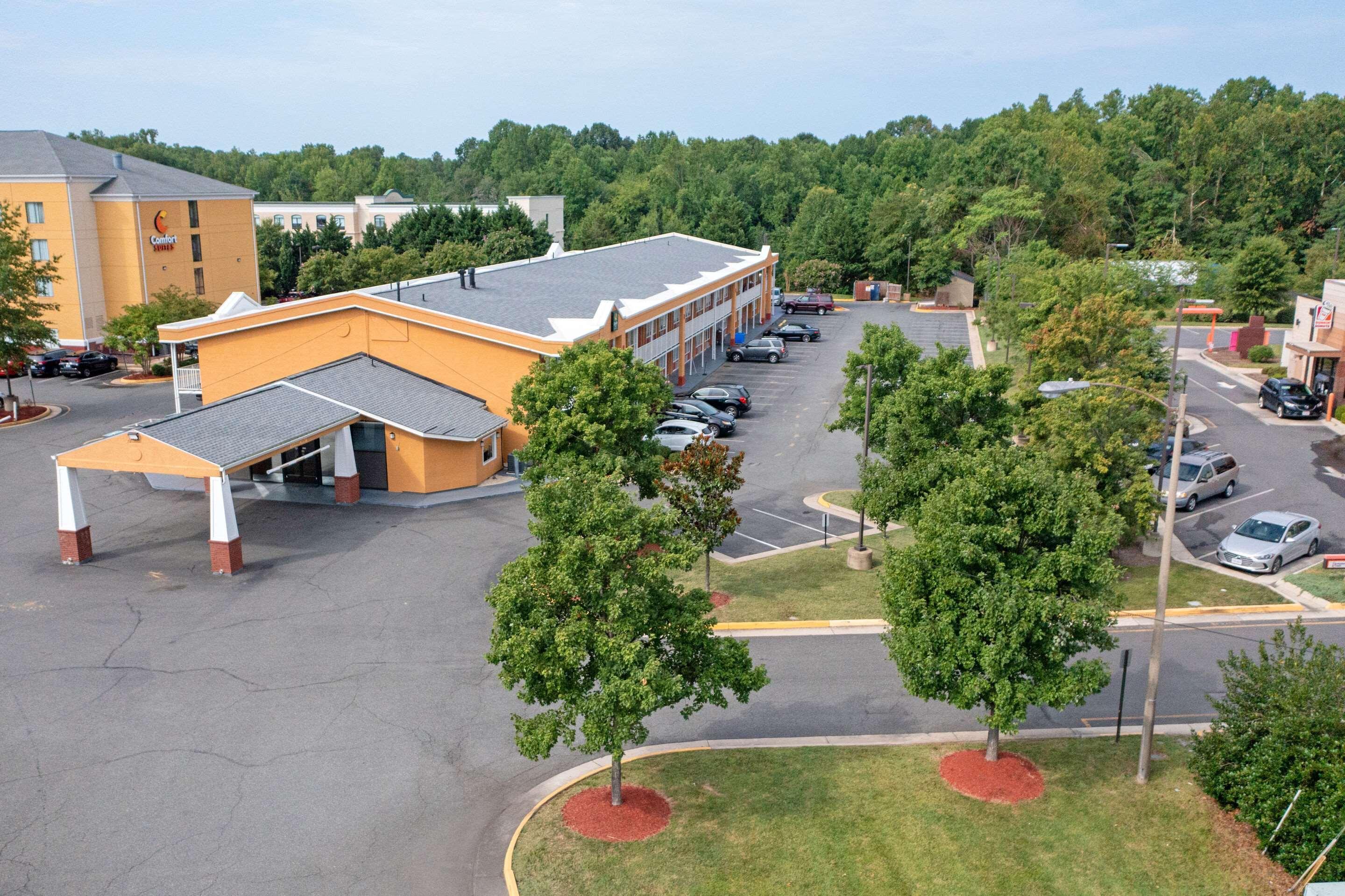 Quality Inn Fredericksburg Near Historic Downtown Buitenkant foto