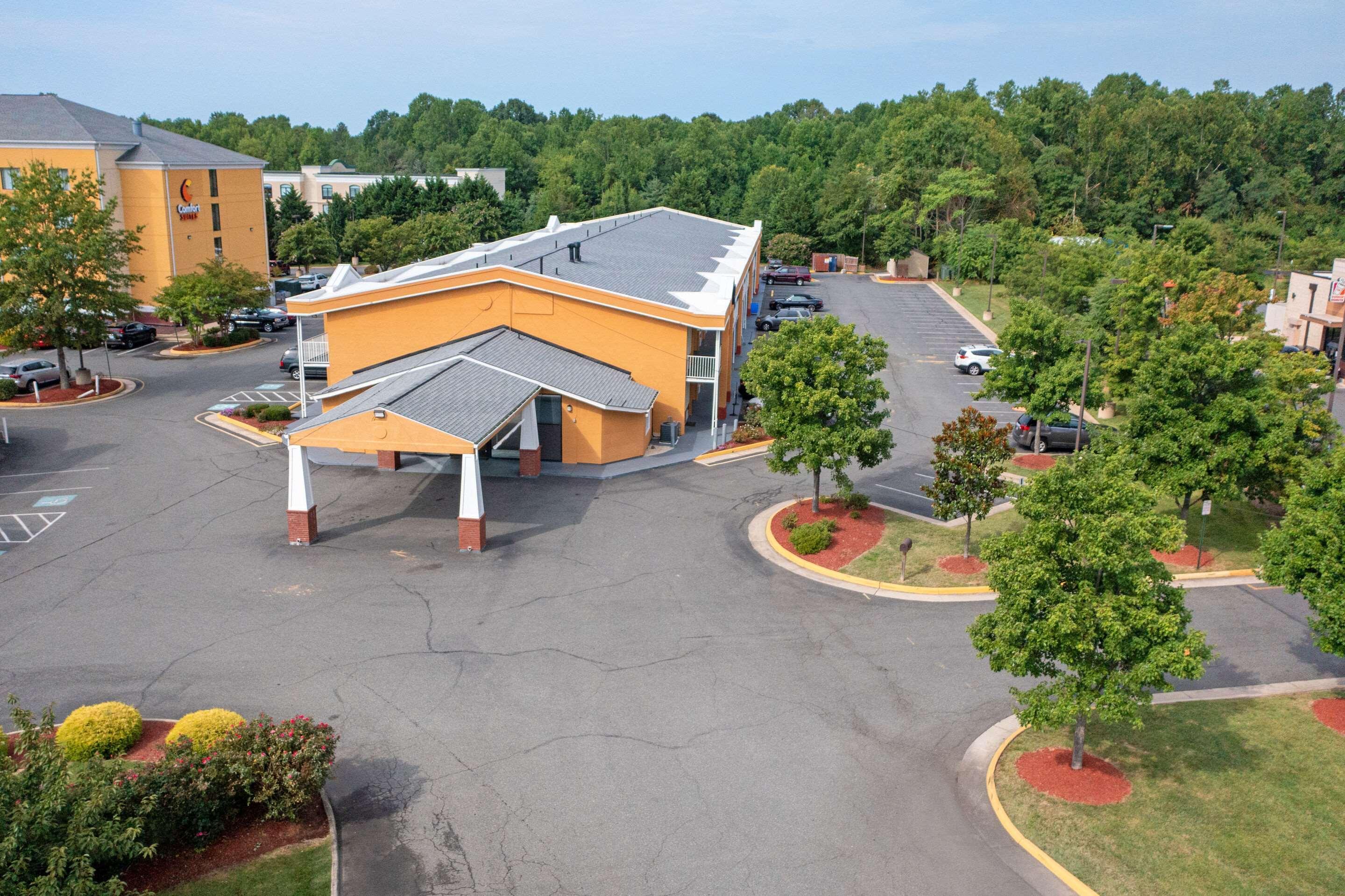 Quality Inn Fredericksburg Near Historic Downtown Buitenkant foto