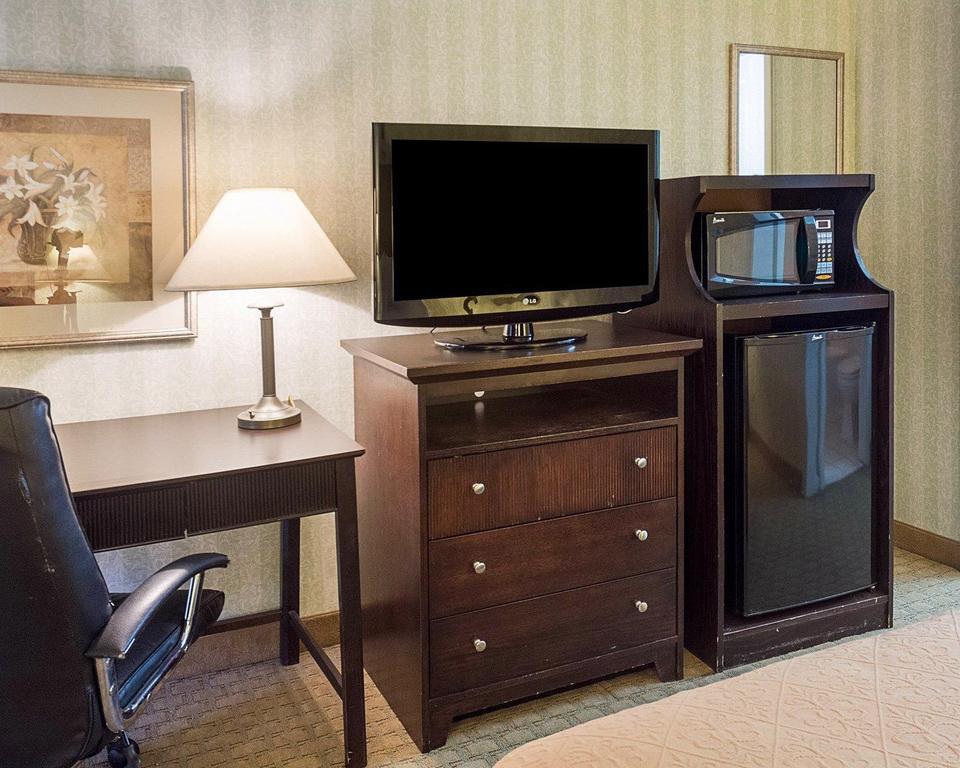 Quality Inn Fredericksburg Near Historic Downtown Buitenkant foto
